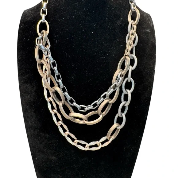 Edgy Layered Chain Link Chunky Necklace!✨ - Picture 2 of 5